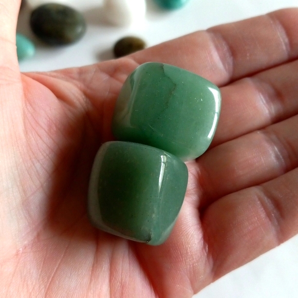 Mixed Bundle of Crystal Palmstones and Tumbles. - Picture 5 of 10